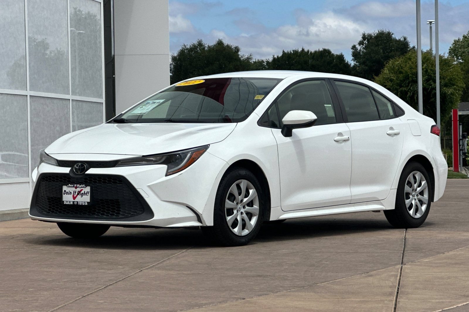 Used 2022 Toyota Corolla LE FWD image 8