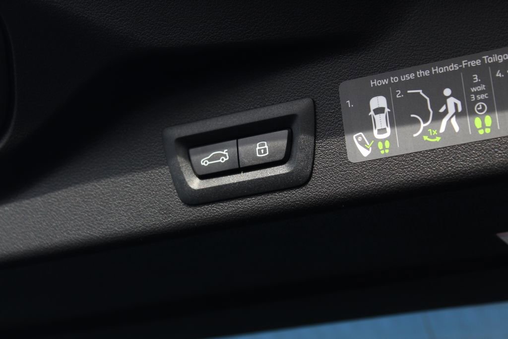 New 2026 BMW X5 xDrive50e w/ M Sport Package image 8
