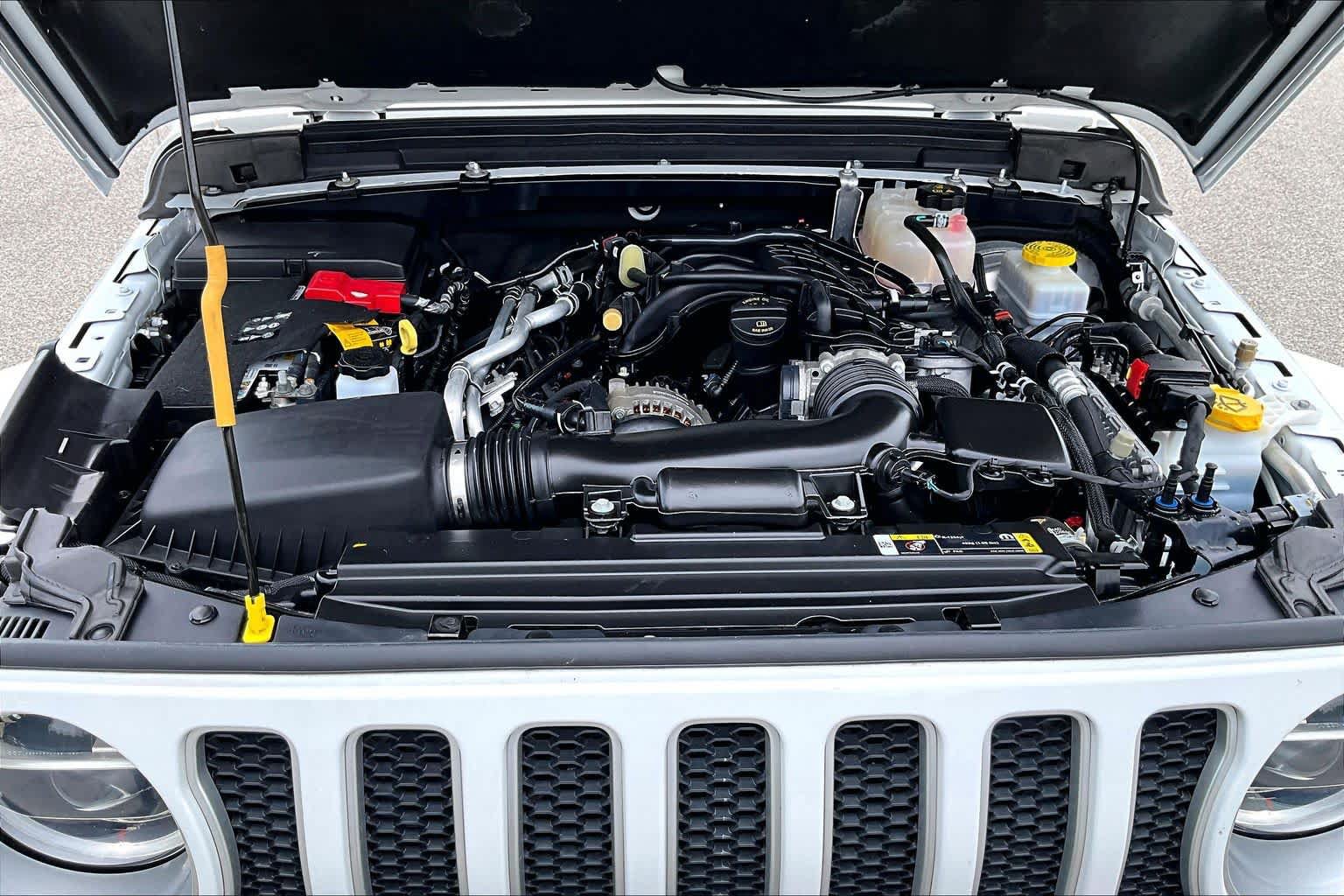 Used 2022 Jeep Wrangler Unlimited Sahara w/ LED Lighting Group AWD/4WD image 29