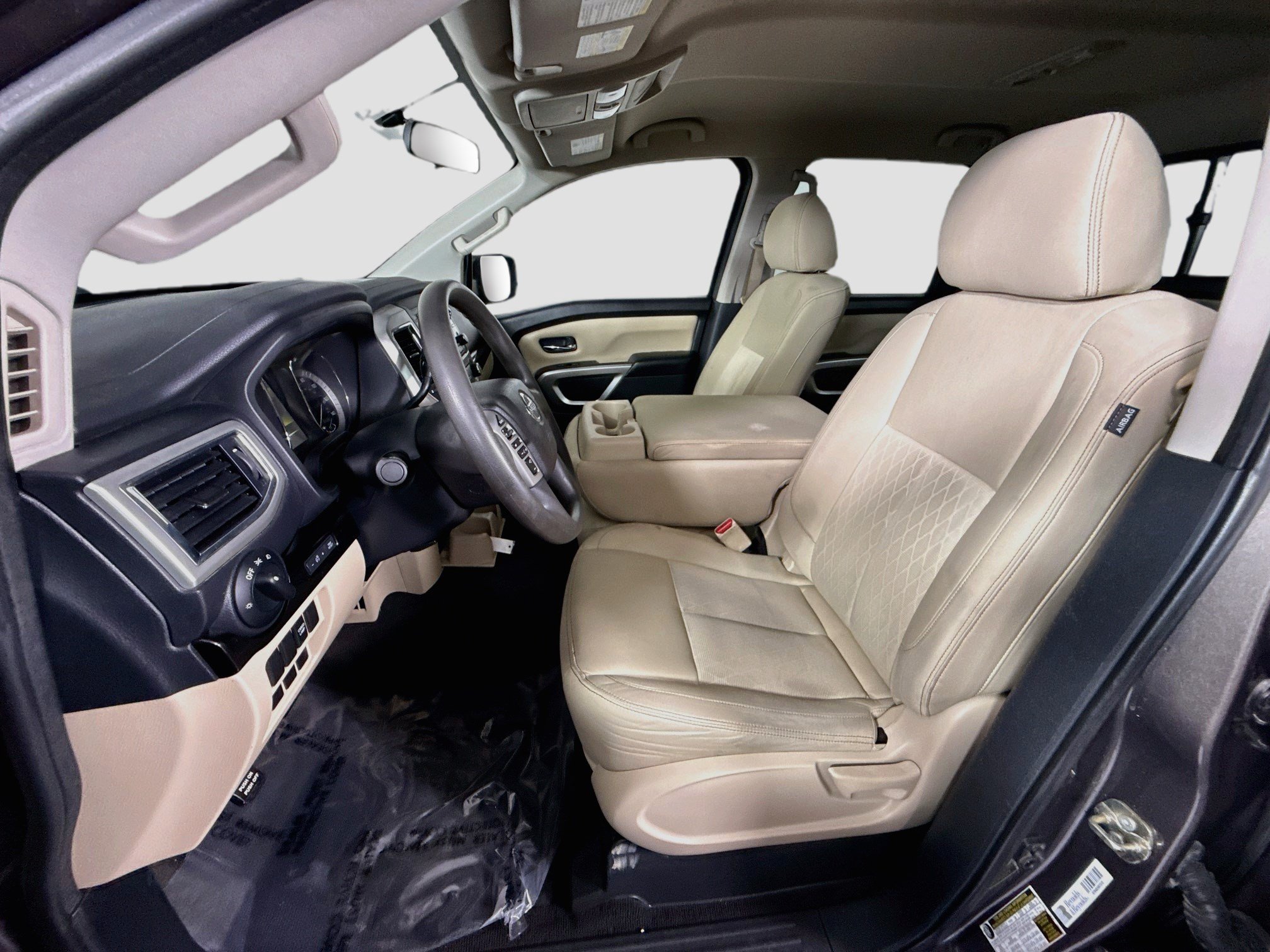 Used 2017 Nissan Titan SV RWD image 20