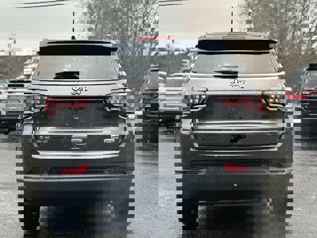 Used 2020 Jeep Compass Latitude image 5