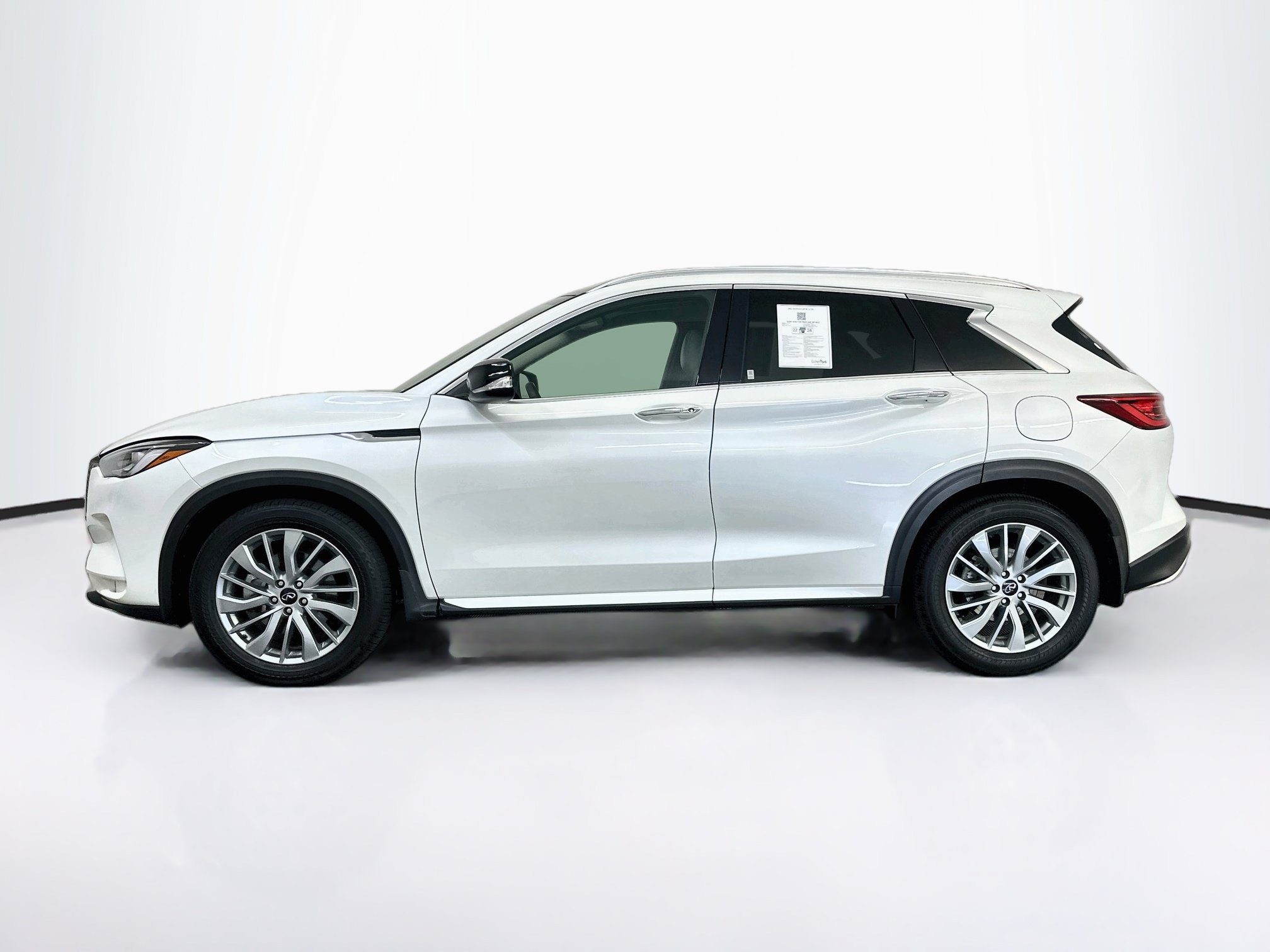 Used 2023 INFINITI QX50 Luxe AWD/4WD image 4