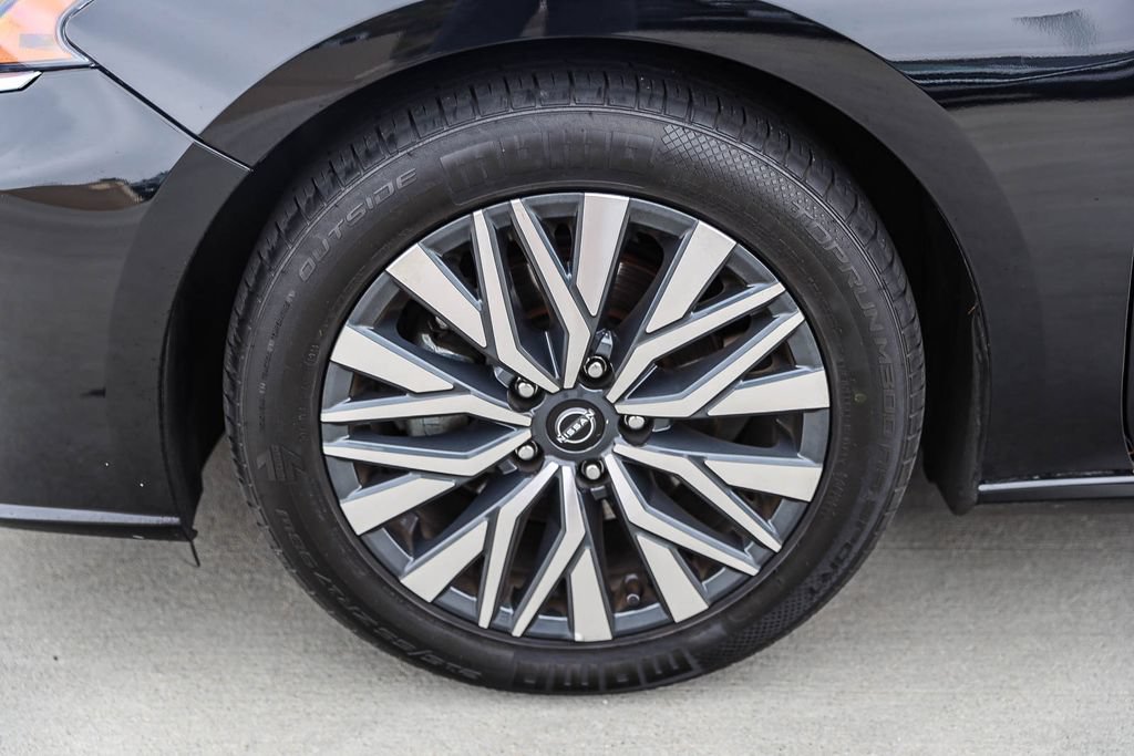 Used 2024 Nissan Altima 2.5 SV FWD image 4