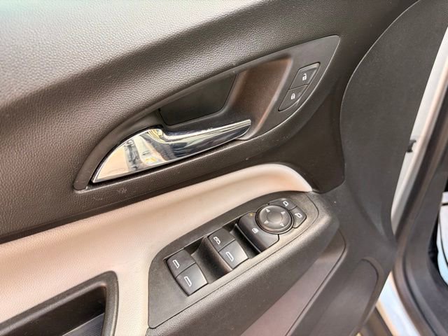 Used 2021 Chevrolet Equinox LS w/ LPO, Floor Liner Package FWD image 18