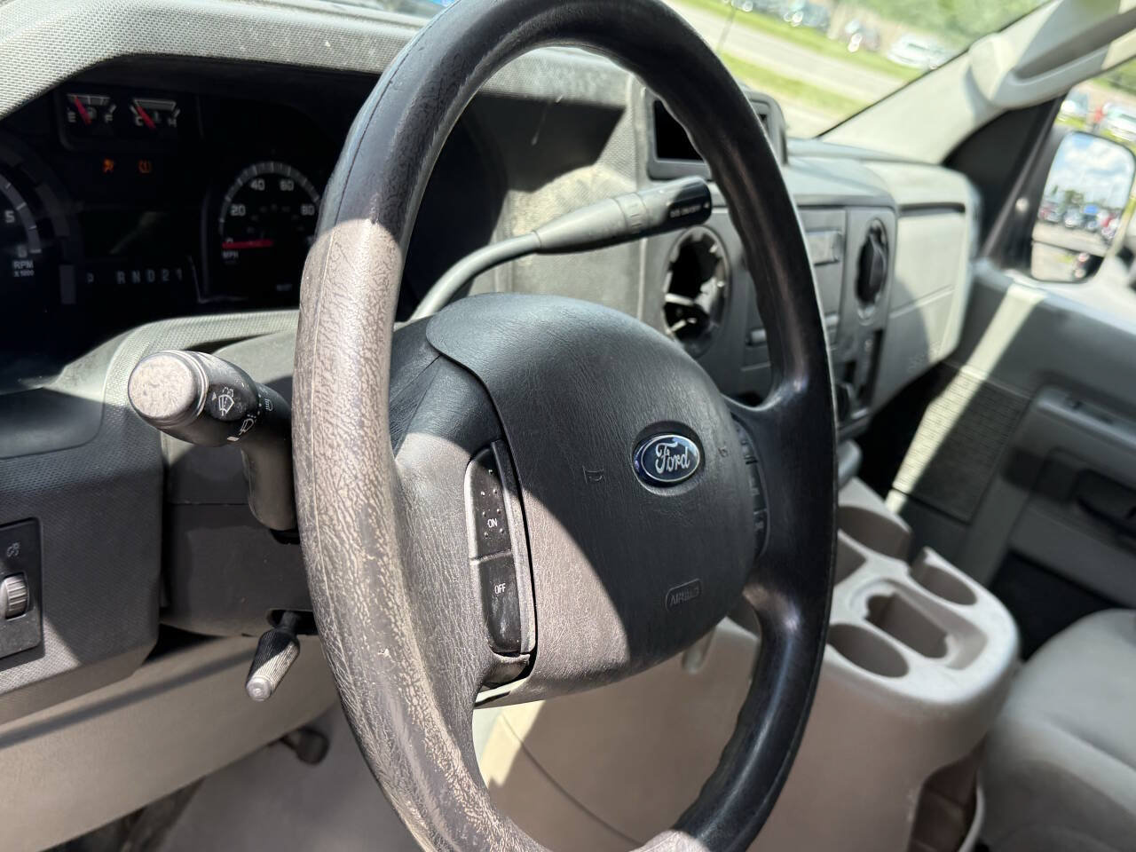 Used 2014 Ford E-250 and Econoline 250 w/ Power Group RWD image 9
