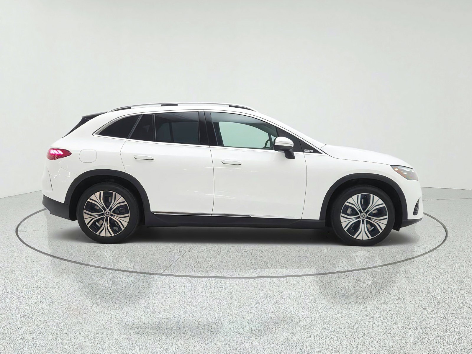New 2027 Mercedes-Benz EQE 320+ SUV image 4