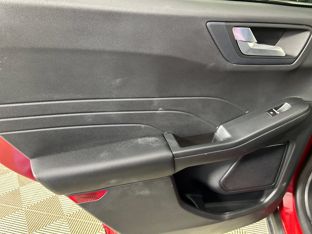 Used 2023 Ford Escape Platinum AWD/4WD image 16