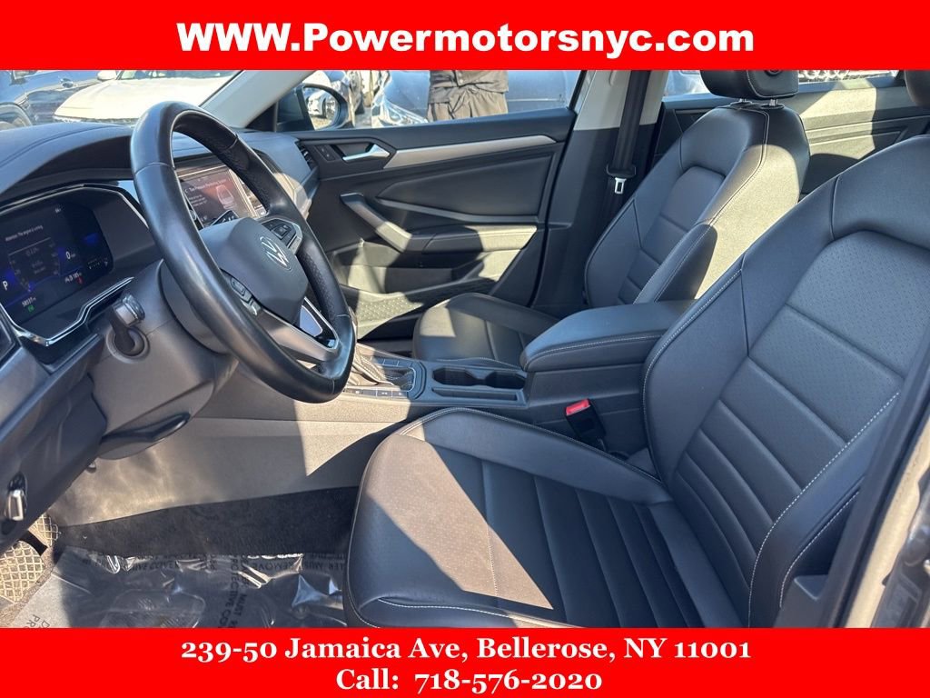 Used 2022 Volkswagen Jetta SE image 28