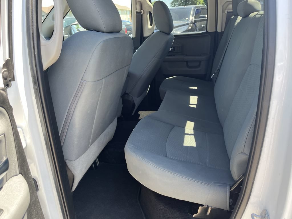 Used 2019 RAM 1500 Classic SLT AWD/4WD image 28