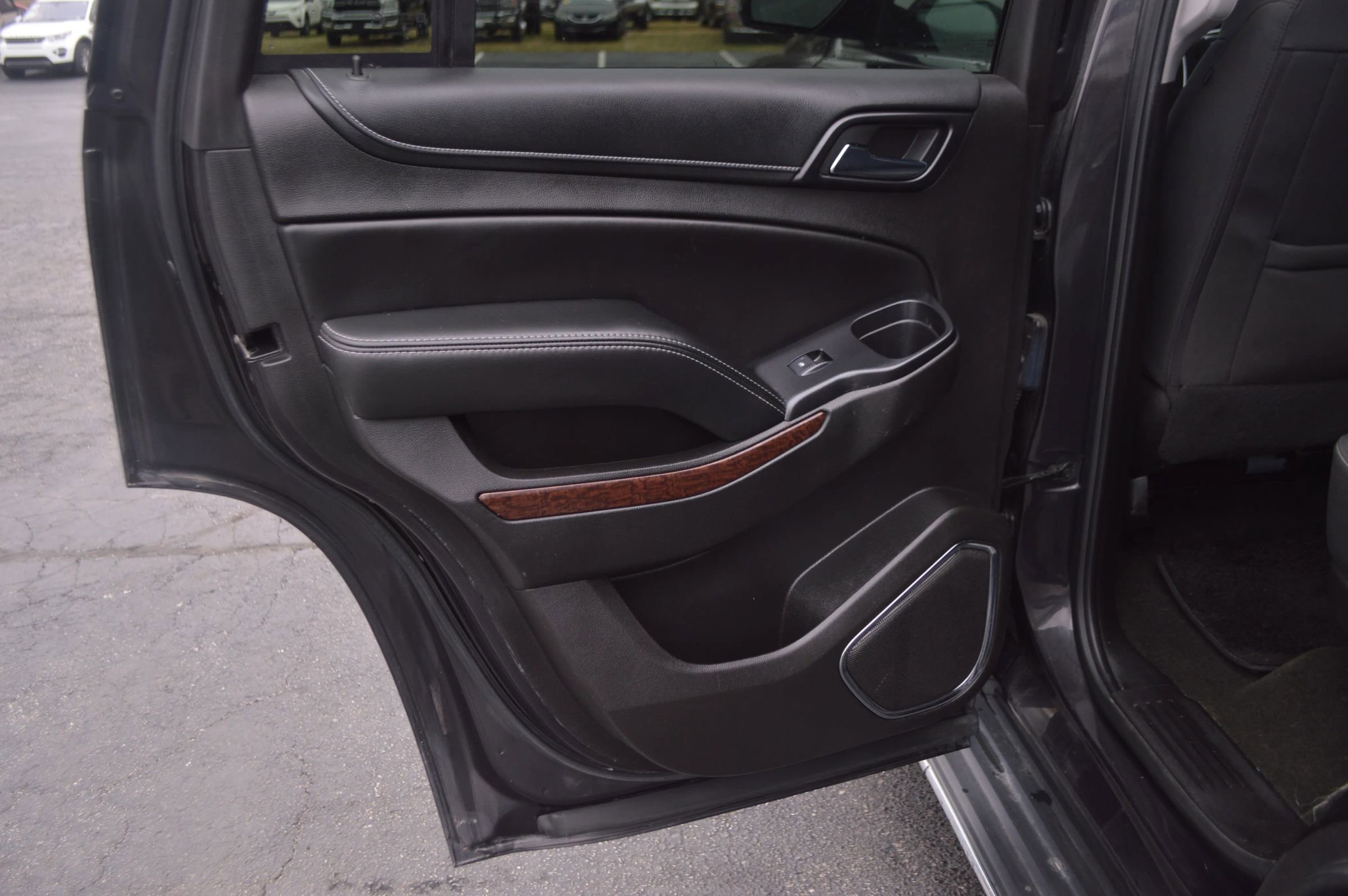 Used 2016 GMC Yukon SLE w/ HD Trailering Package image 18