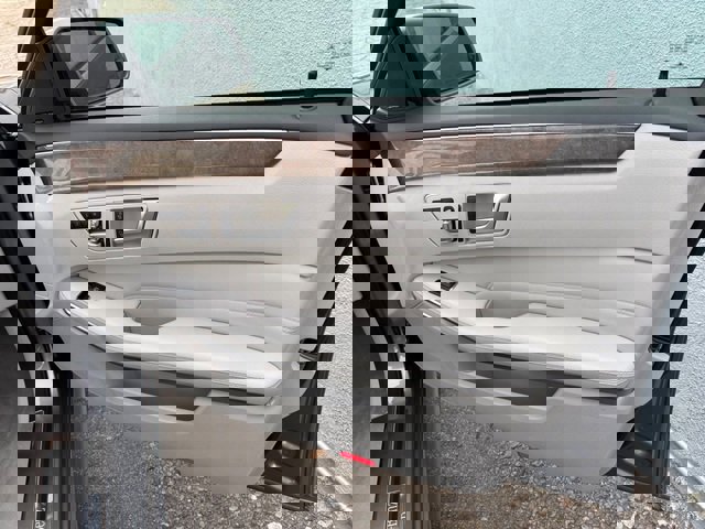 Used 2014 Mercedes-Benz E 350 Sedan w/ Premium 1 Package image 40