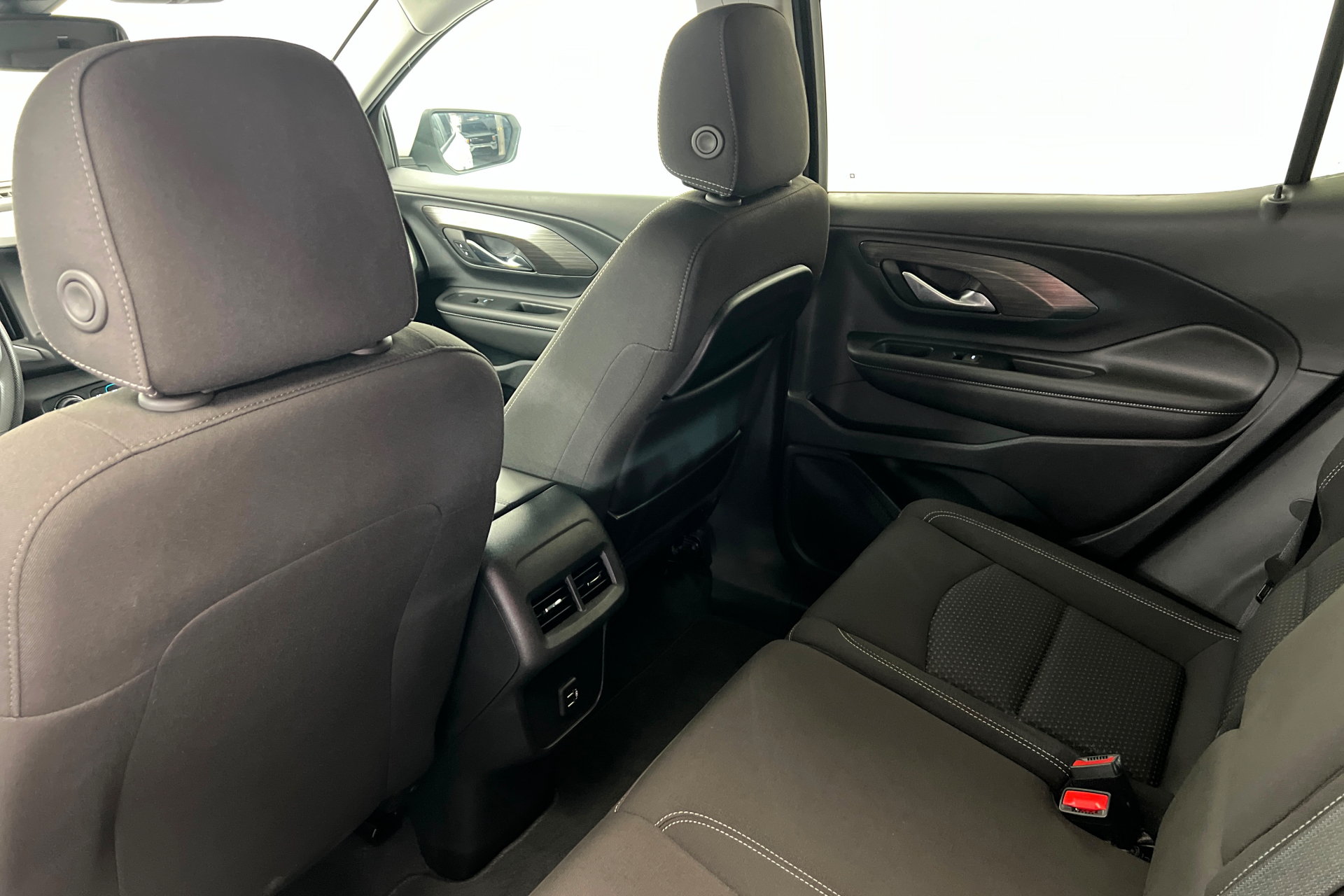 Used 2023 GMC Terrain SLE w/ Driver Convenience Package FWD image 20