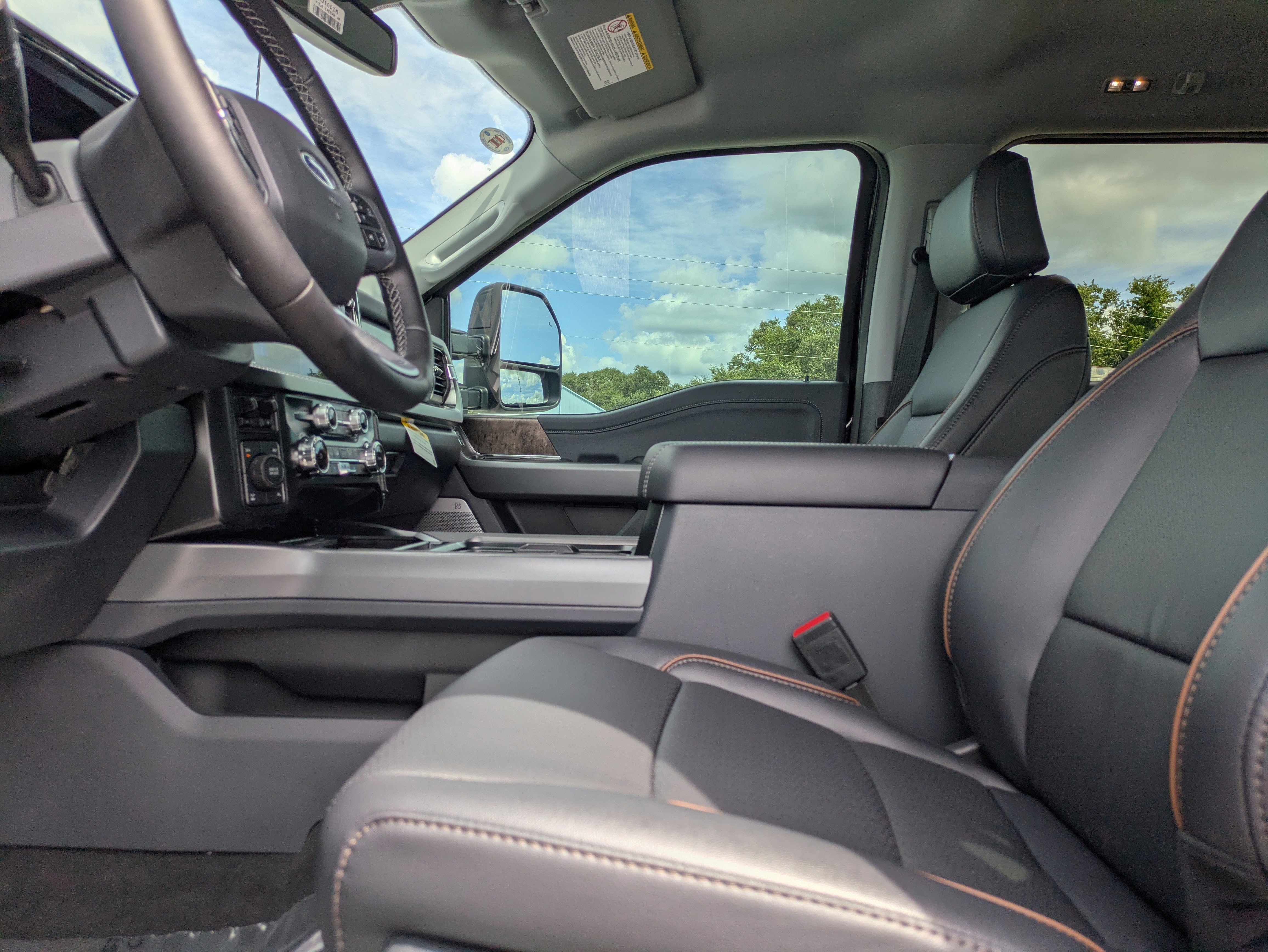 New 2026 Ford F250 Lariat w/ FX4 Off-Road Package image 27