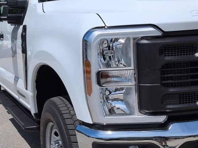 New 2026 Ford F350 XL w/ XL Chrome Package AWD/4WD image 9
