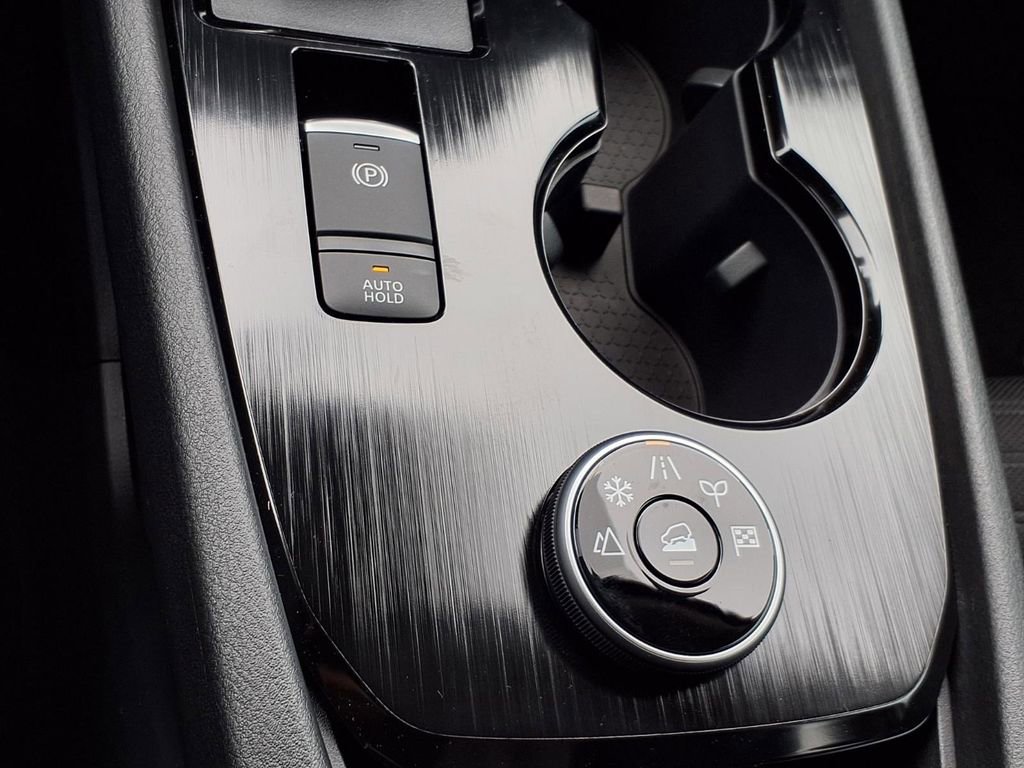 New 2026 Nissan Rogue SV AWD/4WD image 17