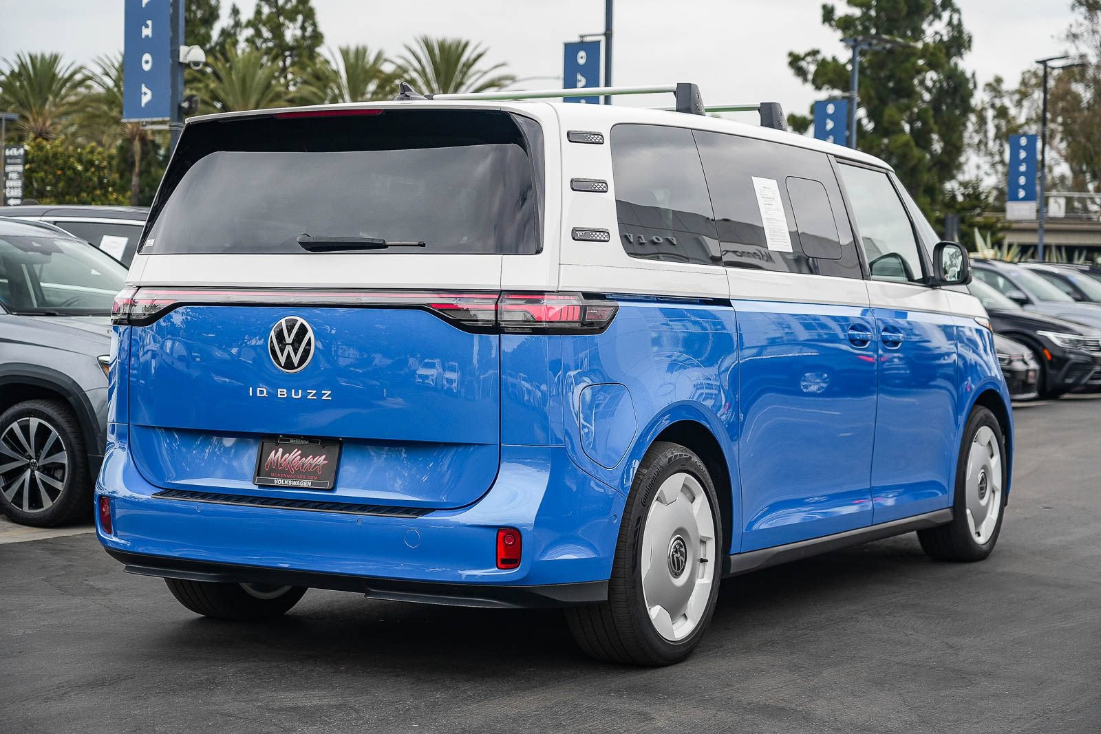 Certified 2025 Volkswagen ID. Buzz 1st Edition RWD image 7