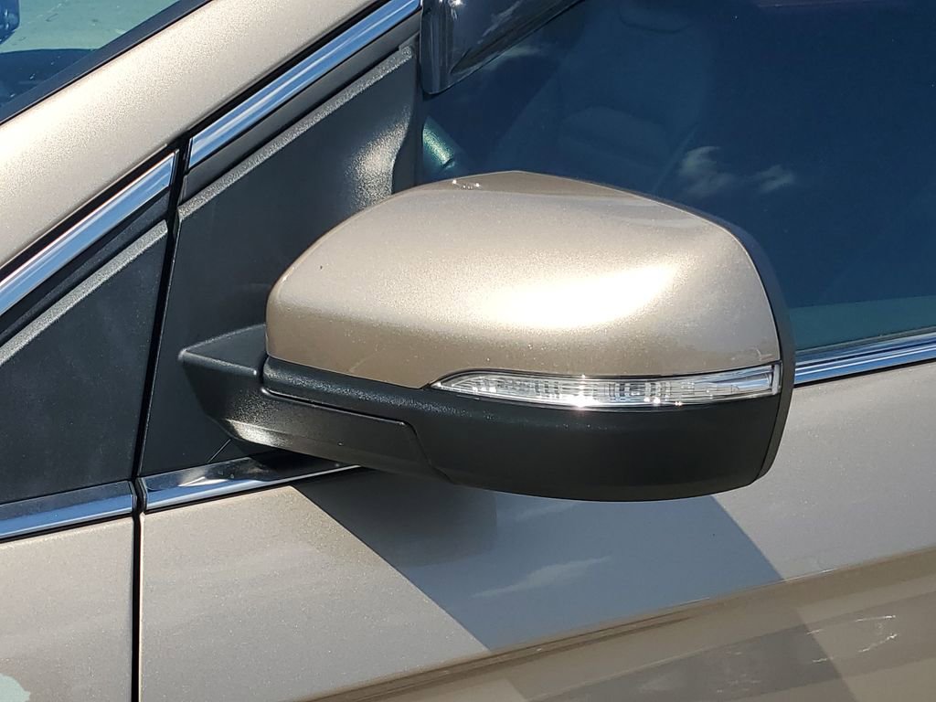 Used 2020 Ford Edge SEL w/ Convenience Package image 19