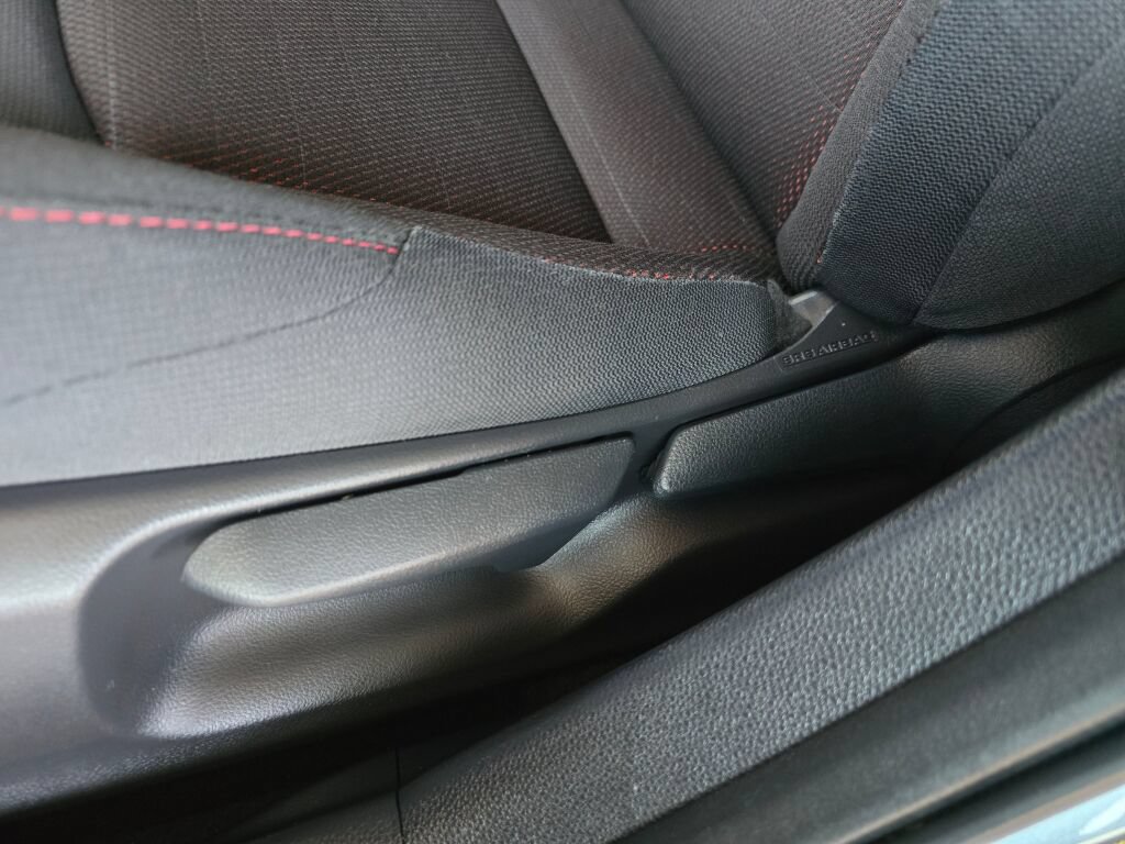 Used 2025 Toyota Corolla SE w/ SE Premium Package FWD image 25