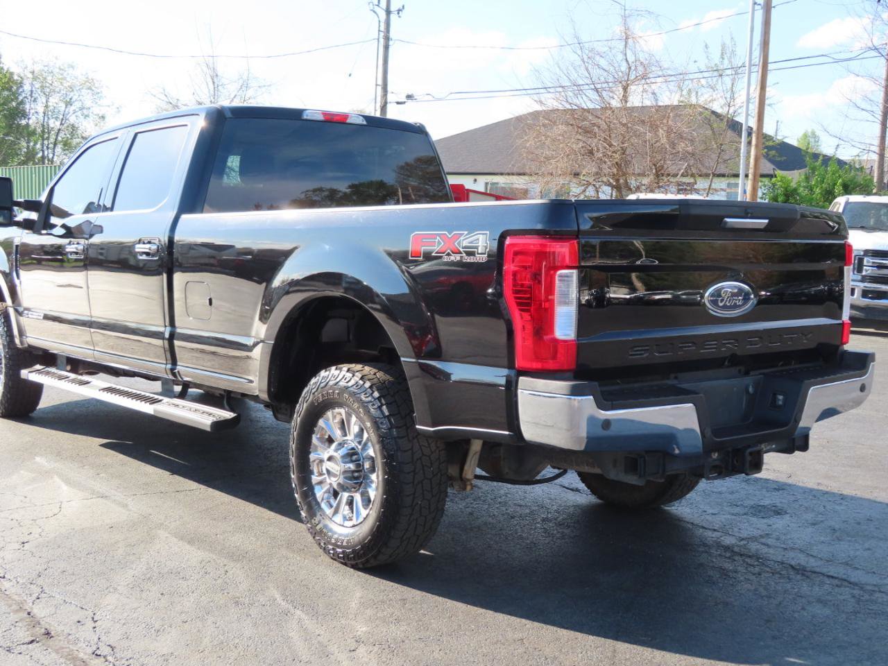 Used 2017 Ford F350 XLT w/ XLT Premium Package AWD/4WD image 17