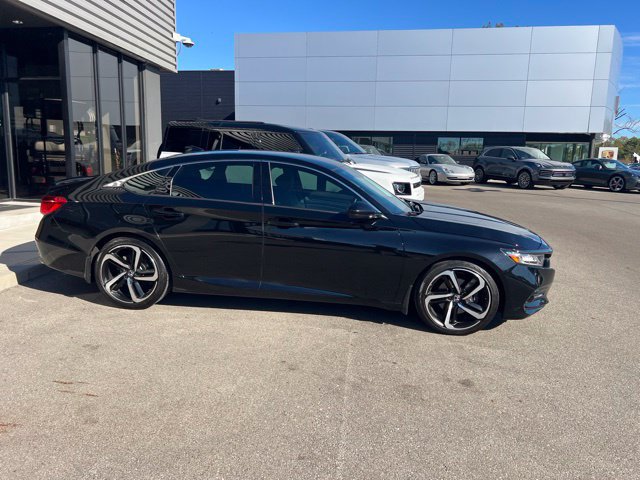 Used 2019 Honda Accord Sport image 2