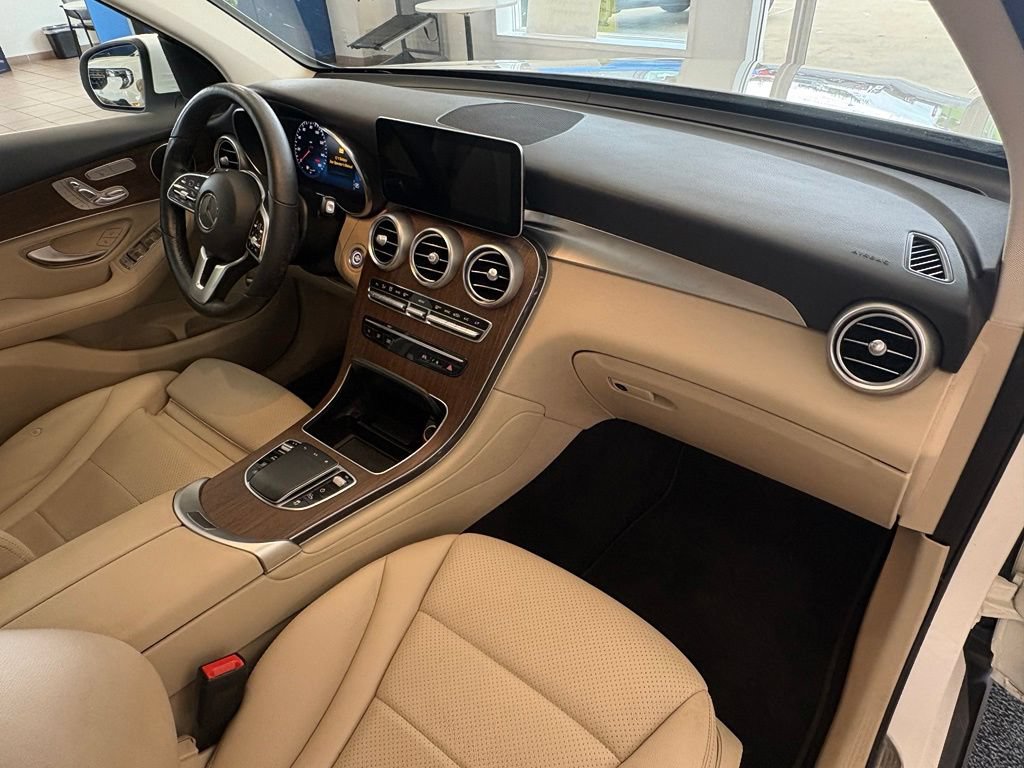 Used 2021 Mercedes-Benz GLC 300 4MATIC image 28