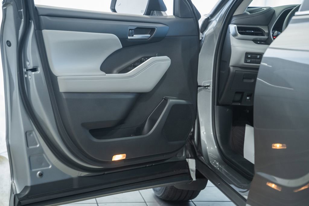 New 2026 Toyota Highlander XLE AWD/4WD image 42