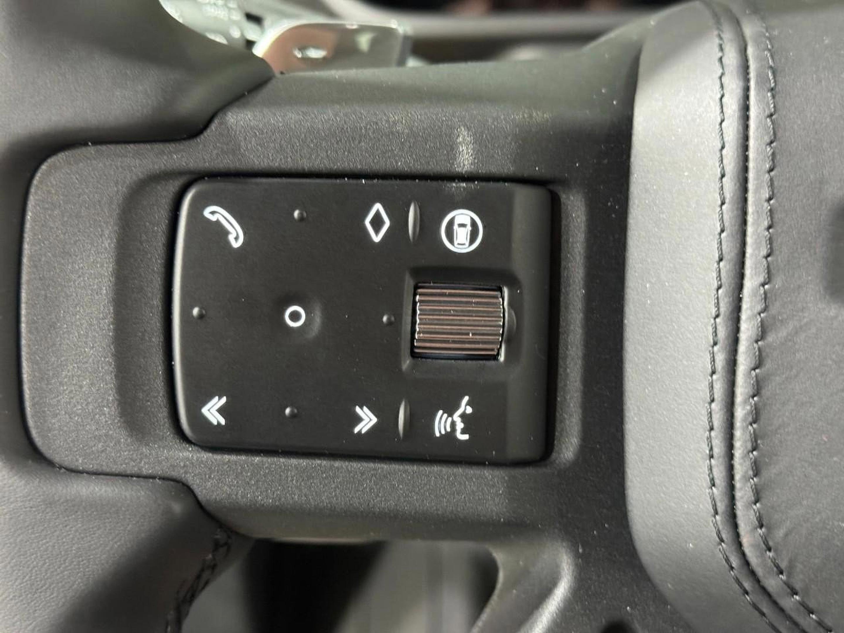 New 2026 Land Rover Defender 110 V8 image 30