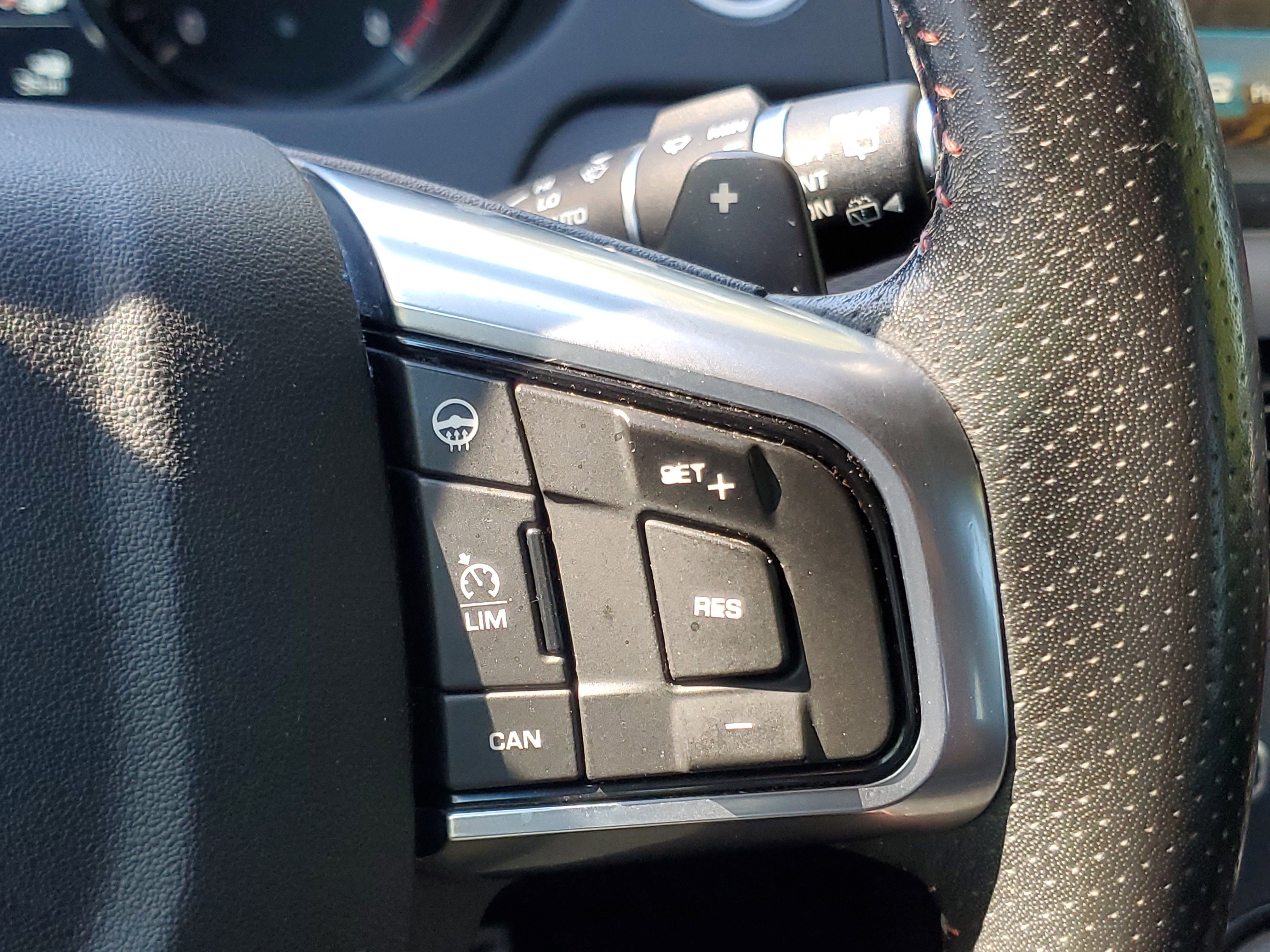 Used 2019 Land Rover Discovery Sport HSE image 23