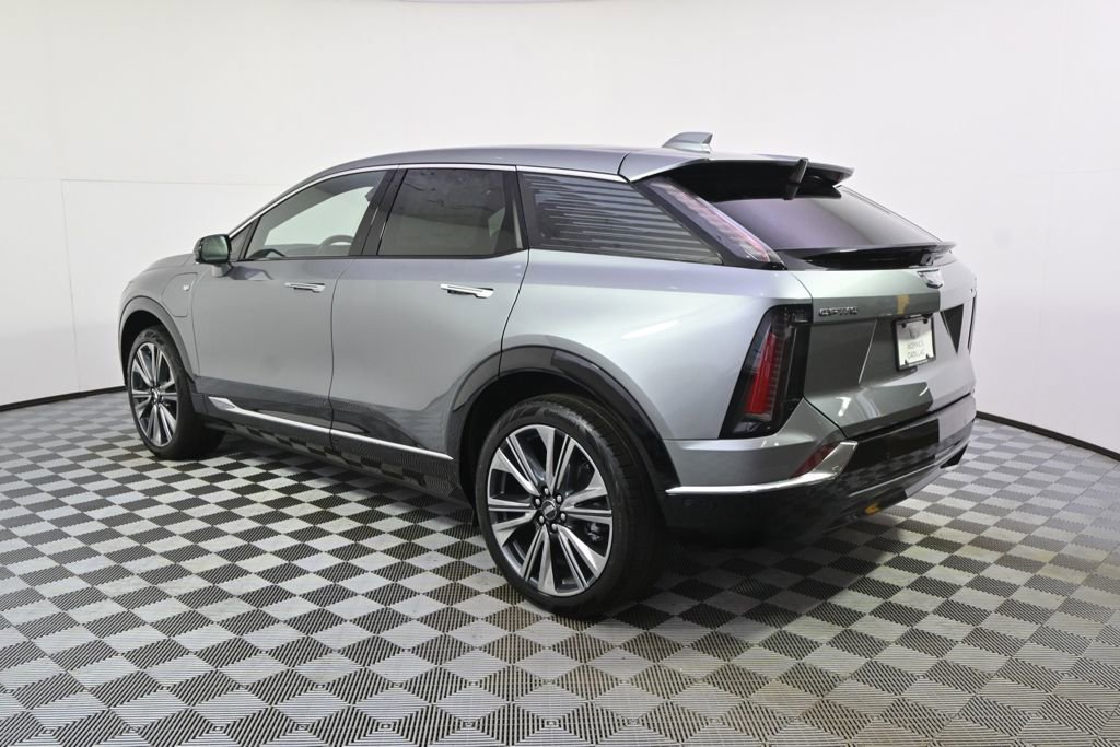 New 2026 Cadillac Optiq Luxury 2 AWD/4WD image 3