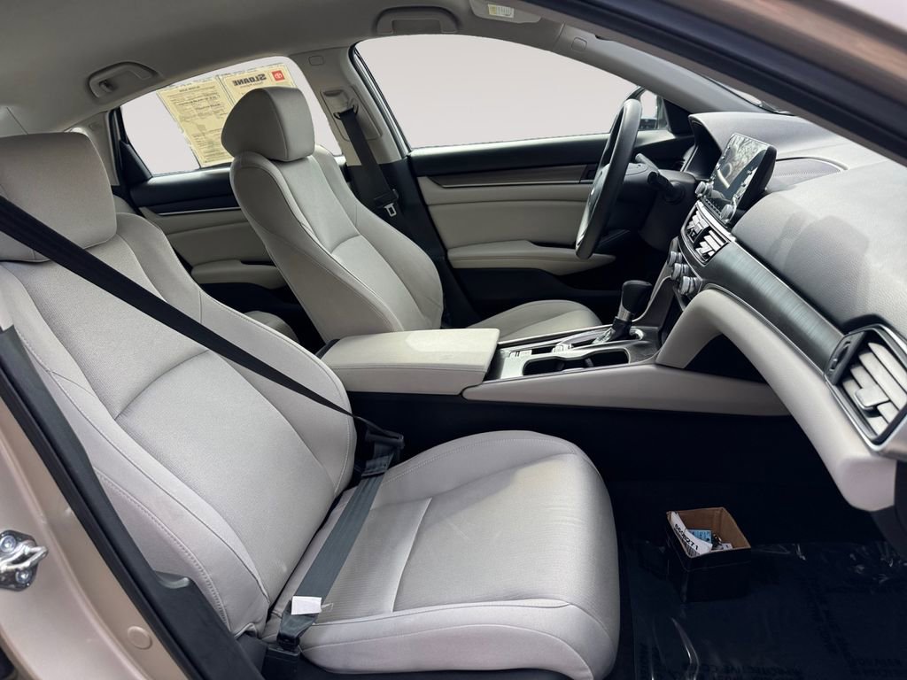 Used 2018 Honda Accord LX image 15