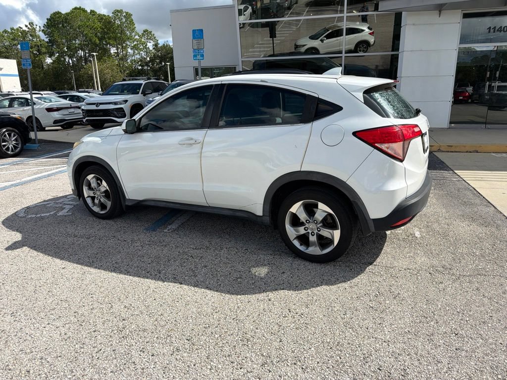 Used 2017 Honda HR-V LX image 8