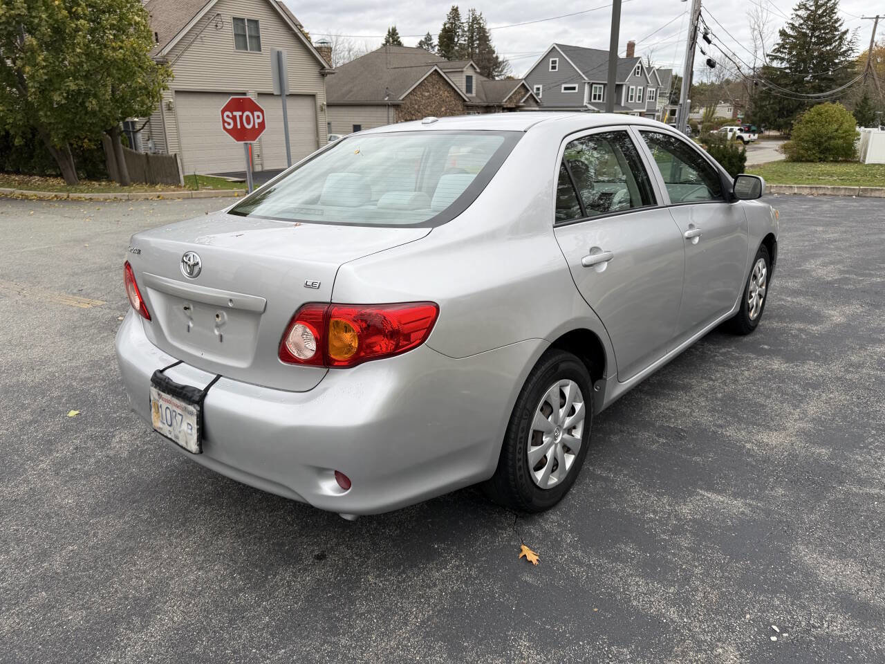 Used 2010 Toyota Corolla LE image 9