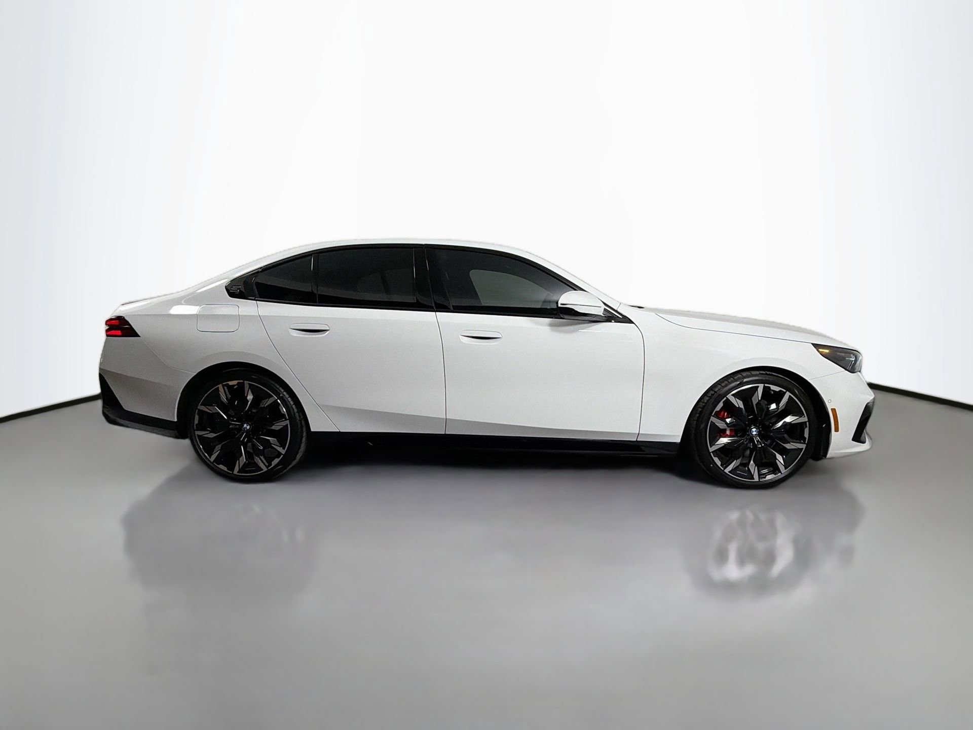 New 2026 BMW 540i xDrive w/ M Sport Package image 4