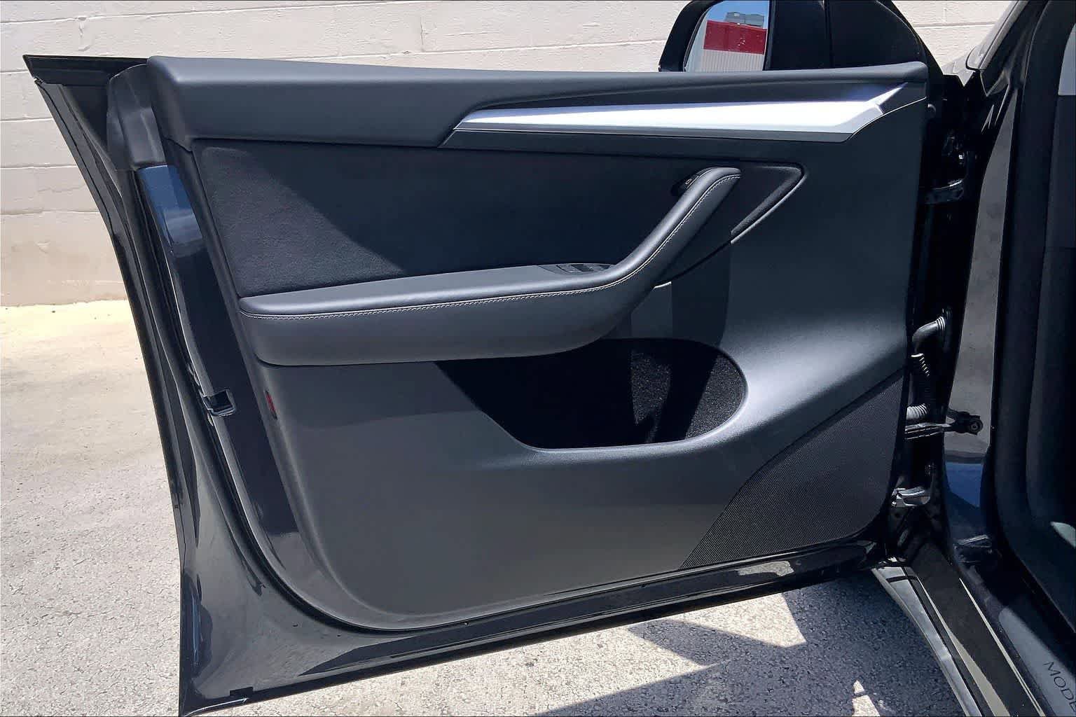 Used 2024 Tesla Model Y Performance AWD/4WD image 27