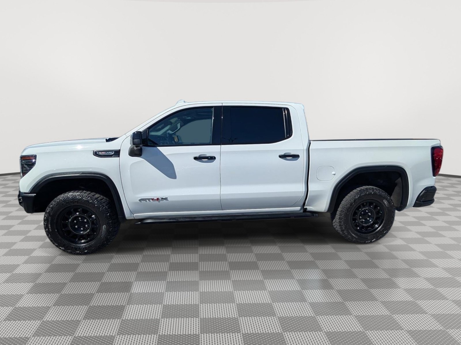 Used 2023 GMC Sierra 1500 AT4X w/ AT4X AEV Edition AWD/4WD image 2