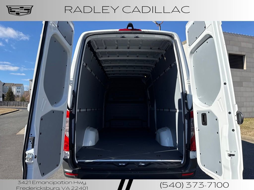 Used 2024 Mercedes-Benz eSprinter 170 Cargo image 15