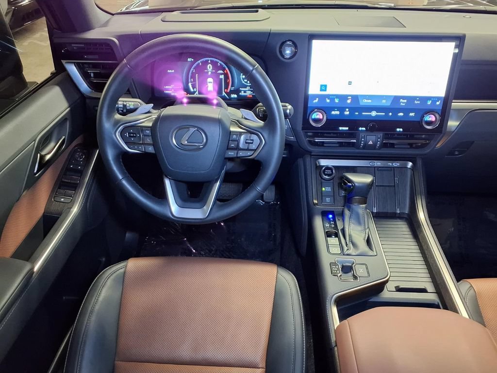 Used 2024 Lexus GX 550 w/ Accessory Package (Z1) AWD/4WD image 16
