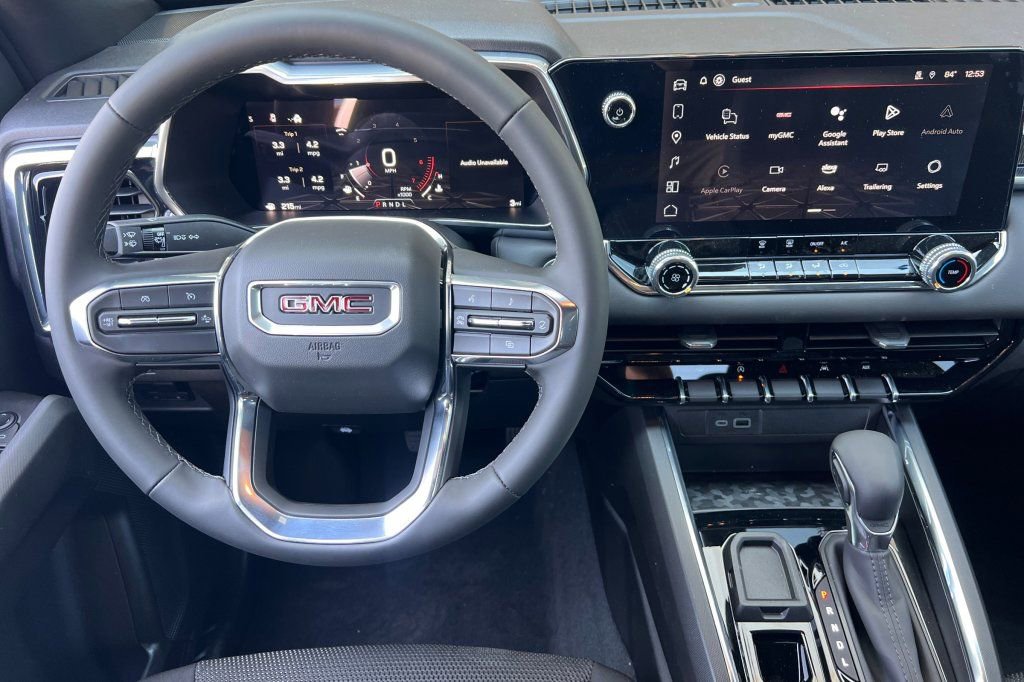 New 2025 GMC Canyon Elevation w/ Technology Package image 11