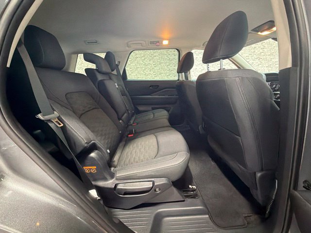 Used 2026 Nissan Pathfinder SV FWD image 13