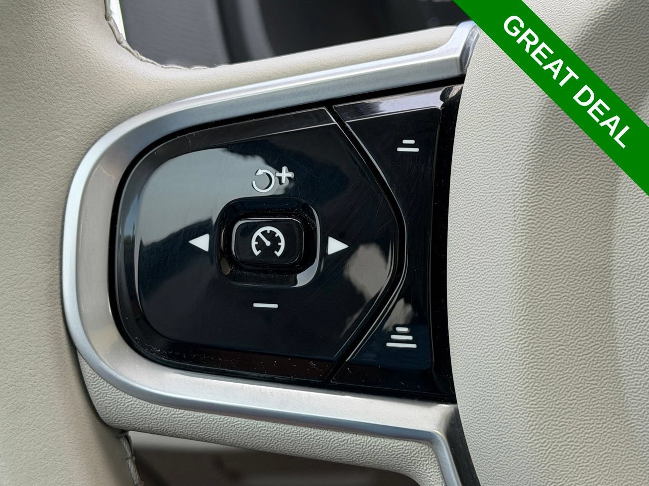 Used 2022 Volvo XC90 T6 Momentum w/ Advanced Package AWD/4WD image 18