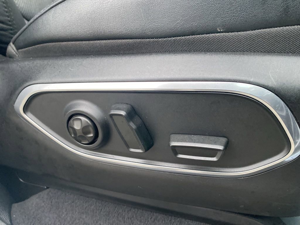 Certified 2024 Jeep Wagoneer L Series II w/ Flexible Seating Group image 11