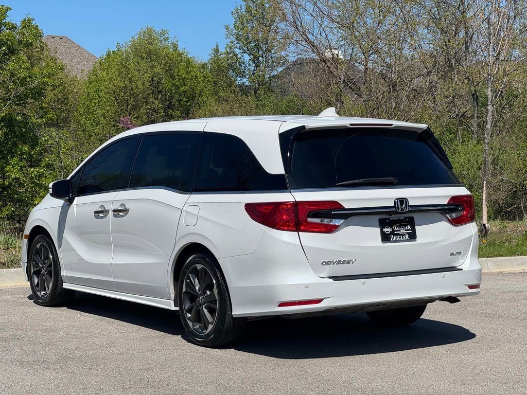 Used 2024 Honda Odyssey Elite image 4