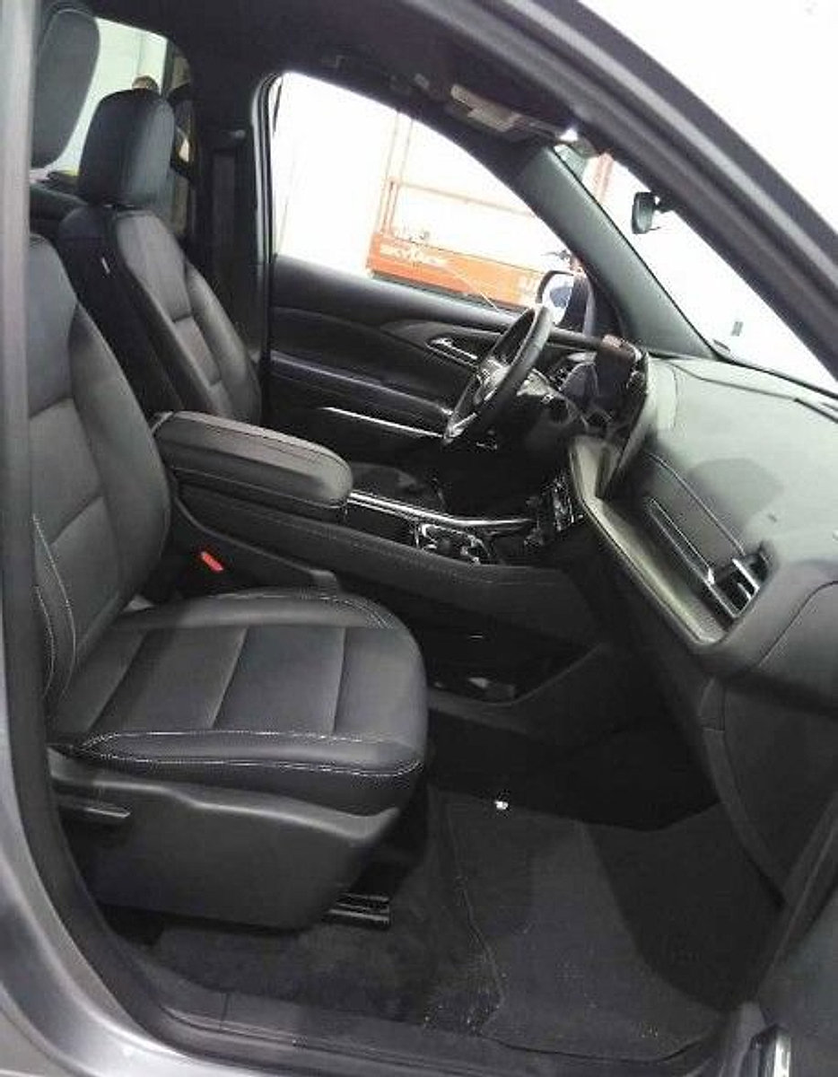 Used 2025 Chevrolet Traverse LT AWD/4WD image 13