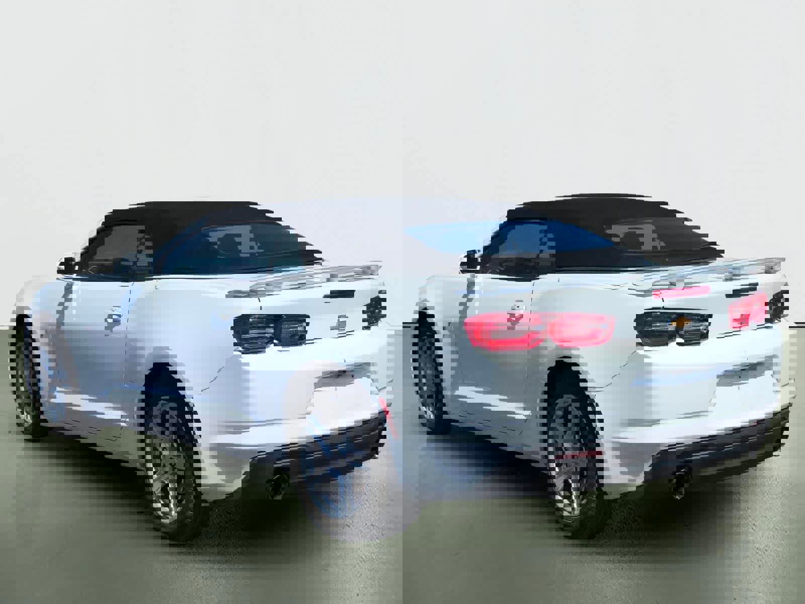 Used 2023 Chevrolet Camaro LT RWD image 5