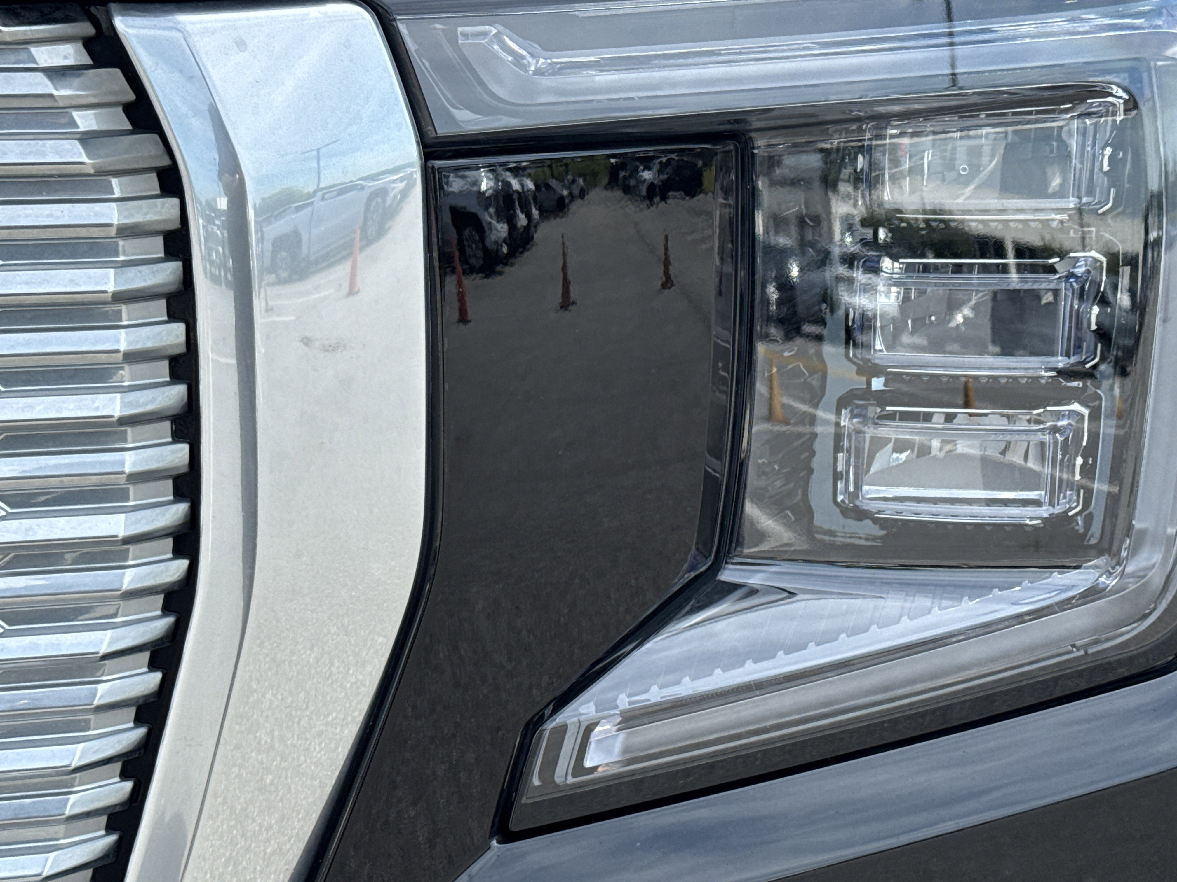 Used 2023 GMC Yukon Denali w/ LPO, Floor Liner Package AWD/4WD image 6