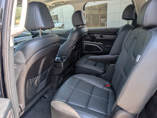 Used 2024 Kia Telluride EX w/ EX Captain's Chair Package image 13
