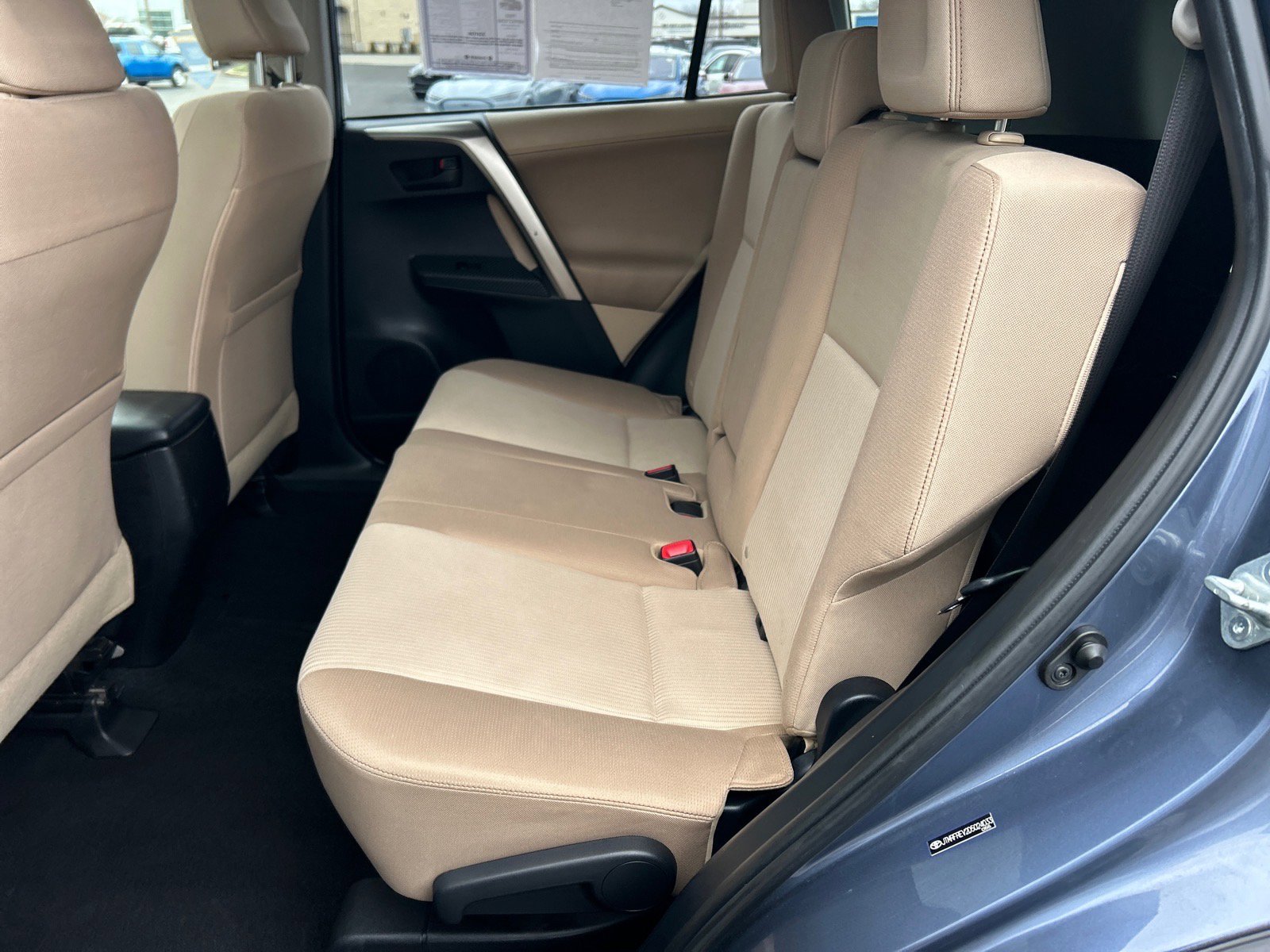Used 2013 Toyota RAV4 XLE image 9