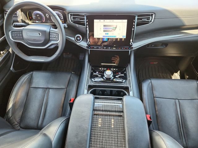 Used 2022 Jeep Wagoneer Series III AWD/4WD image 17