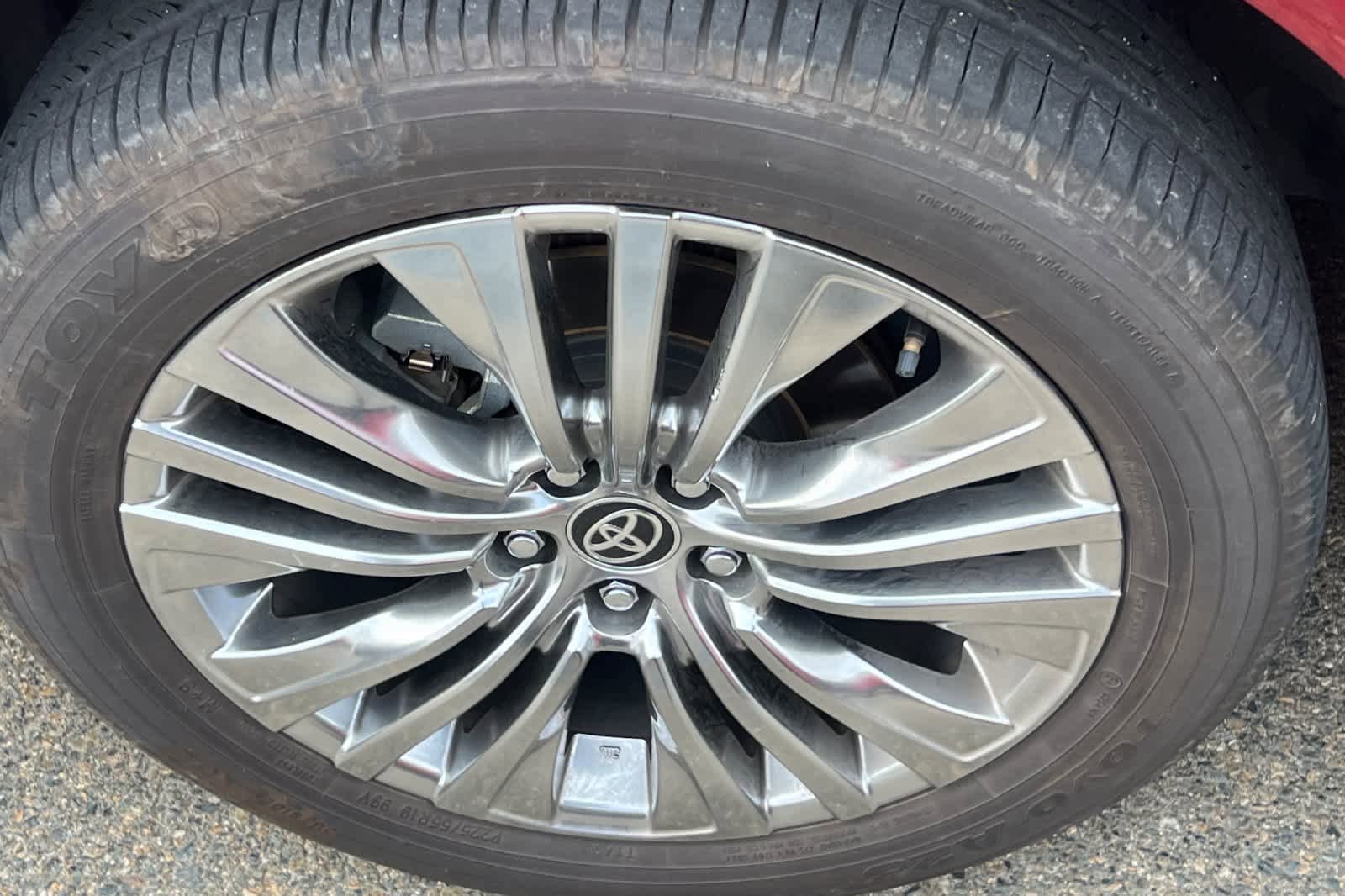 Used 2023 Toyota Venza Limited AWD/4WD image 10
