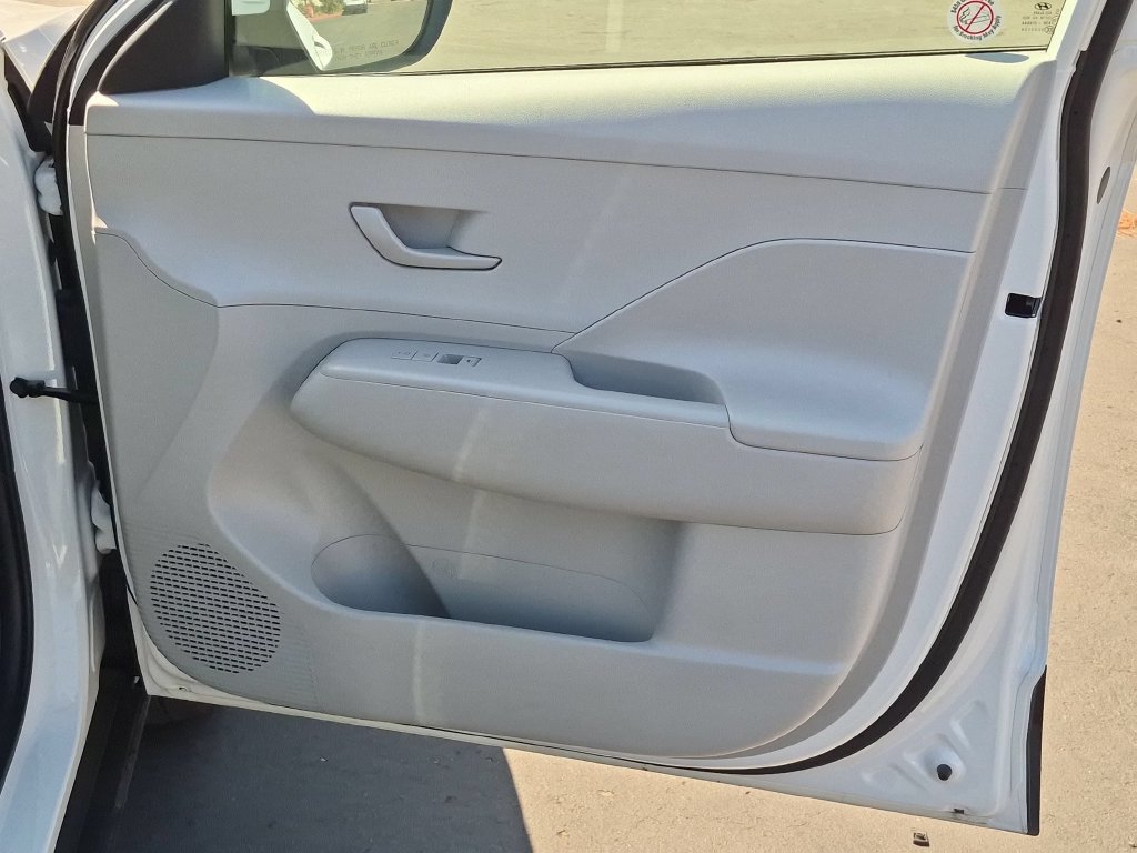 Used 2025 Hyundai Kona SEL FWD image 33
